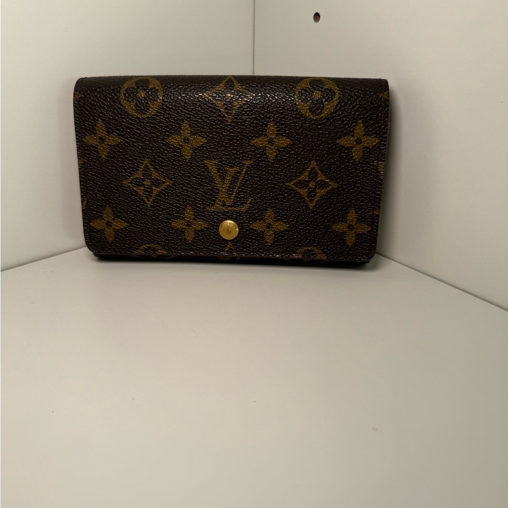 Lv Monagam wallet vintage